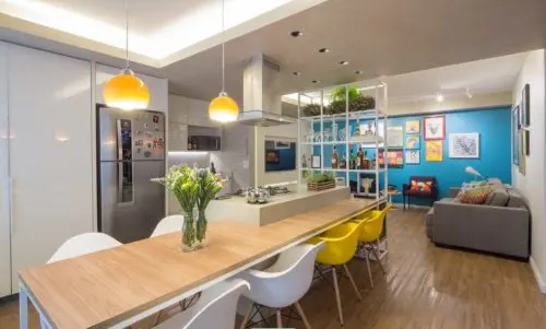 بار المطبخ للاجتماع مع الأصدقاء