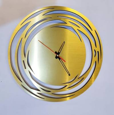 ساعة حائط دائرية باللون الذهبي