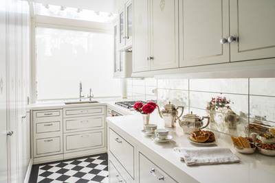 استخدم الأسطح العاكسة