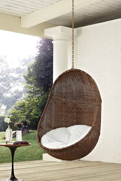 الكراسي المعلقة