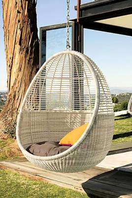 كرسي معلق بوسادة