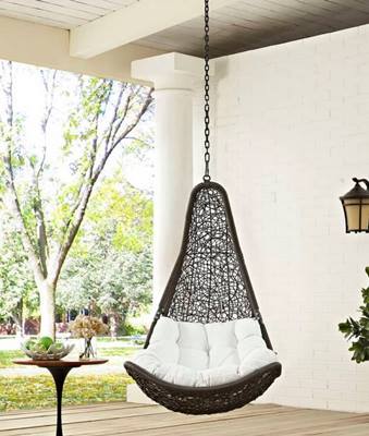 الكراسي المعلقة