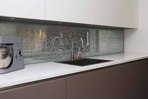 تكلفة ألواح الباكسبلاش الزجاجية