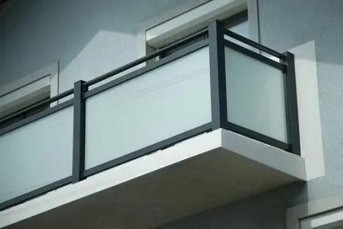 درابزين حديد مع زجاج