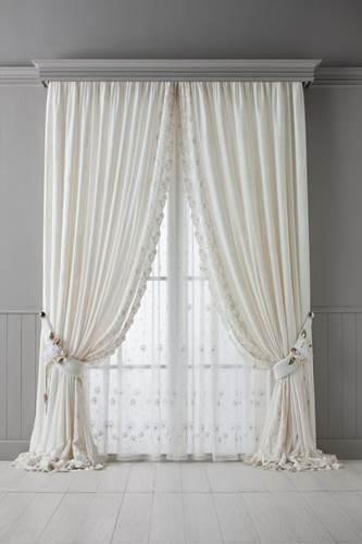 ستائر دانتيل