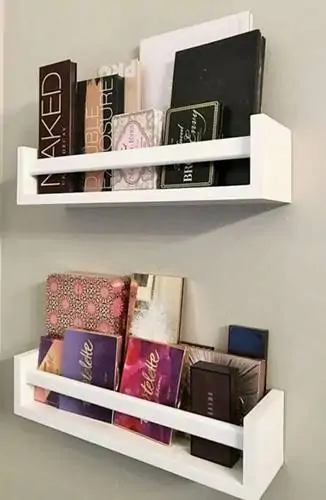 رفوف جدارية