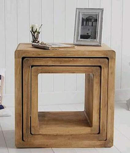 طاولة جانبية