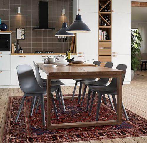 طاولات طعام