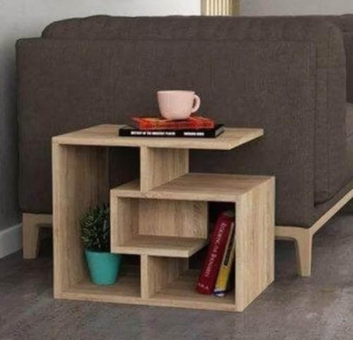 طاولة جانبية