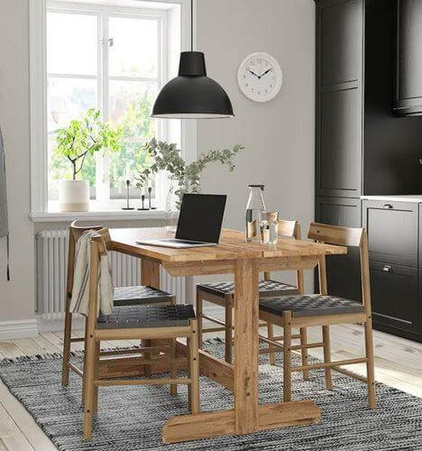 طاولات طعام