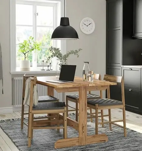 طاولات طعام