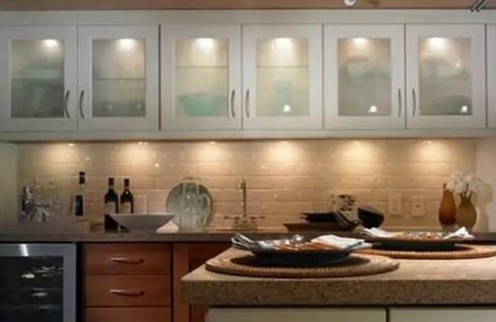 اضاءة مخفية